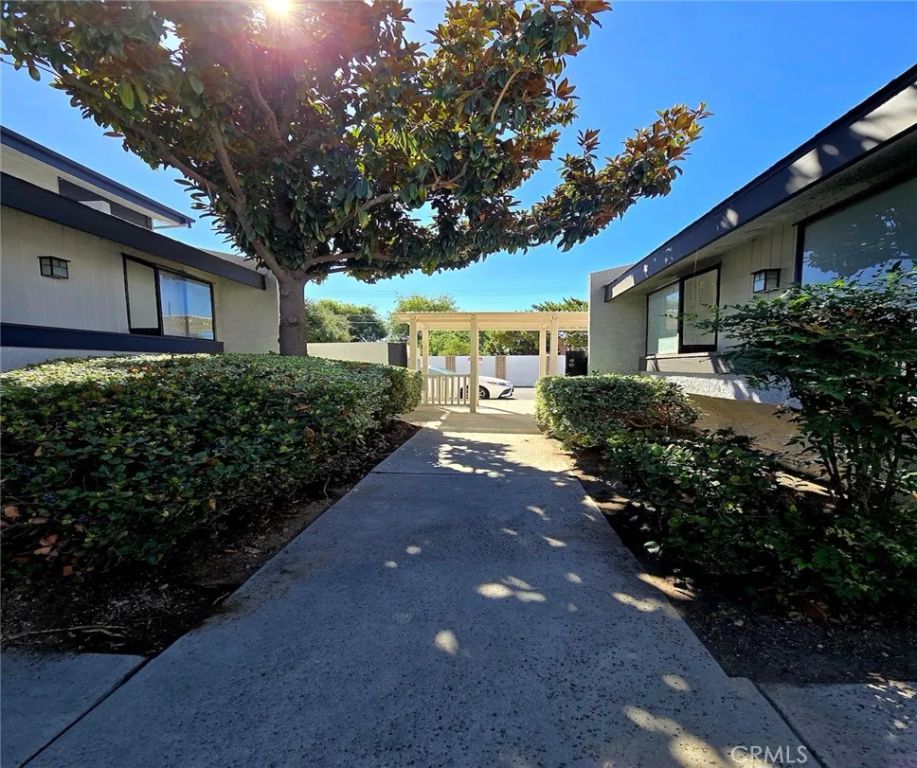 20821 E Calora E1, Covina, CA 91724