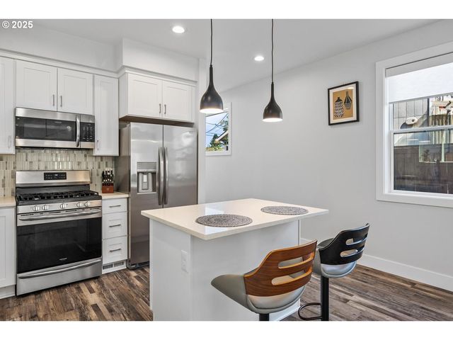 5424 Se KNAPP St, Portland, OR 97206