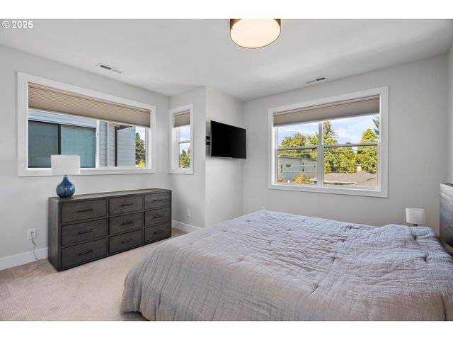 5424 Se KNAPP St, Portland, OR 97206