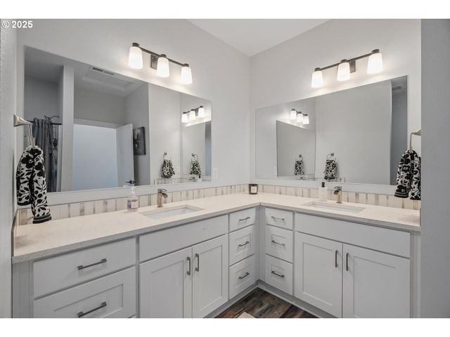 5424 Se KNAPP St, Portland, OR 97206