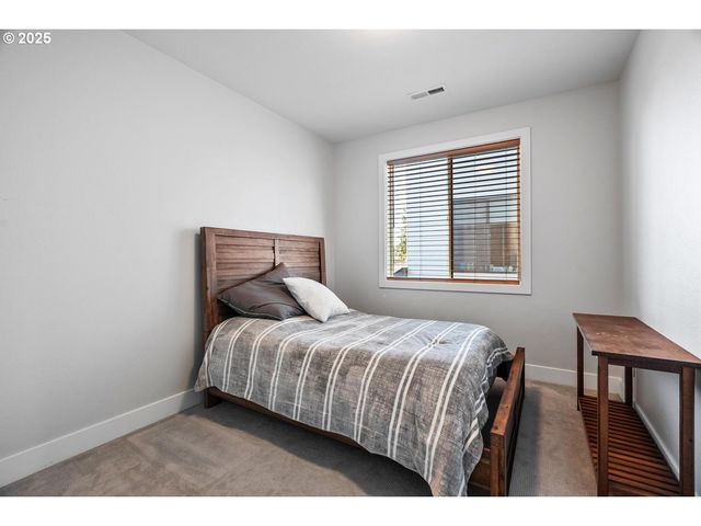 5424 Se KNAPP St, Portland, OR 97206