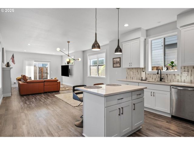 5424 Se KNAPP St, Portland, OR 97206