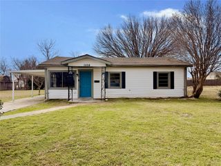 1508 E Cantey Street, Fort Worth, TX 76104