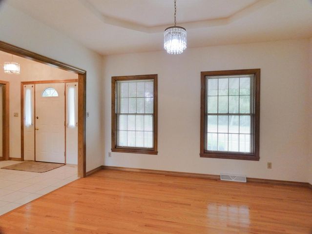 125 E WAYFARER LANE, Appleton, WI 54913