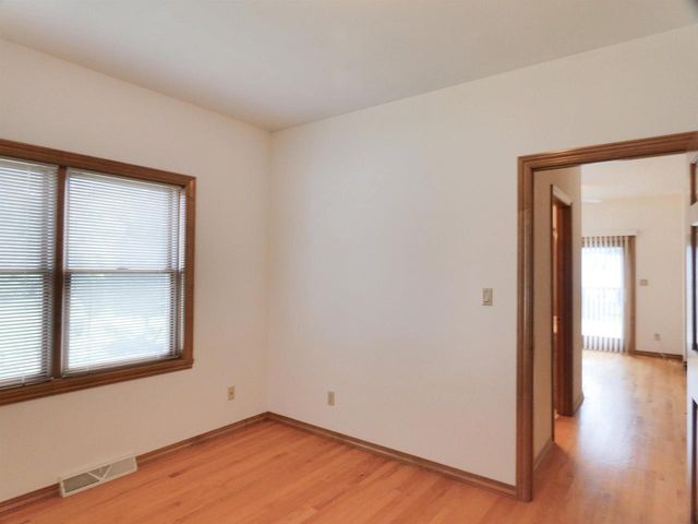 125 E WAYFARER LANE, Appleton, WI 54913