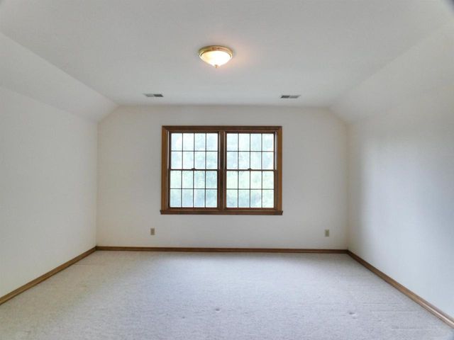 125 E WAYFARER LANE, Appleton, WI 54913