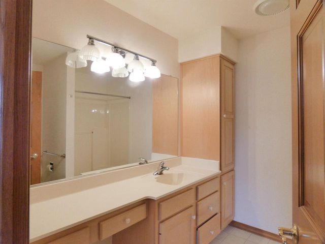 125 E WAYFARER LANE, Appleton, WI 54913