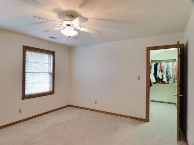 125 E WAYFARER LANE, Appleton, WI 54913