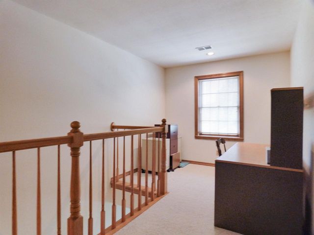 125 E WAYFARER LANE, Appleton, WI 54913