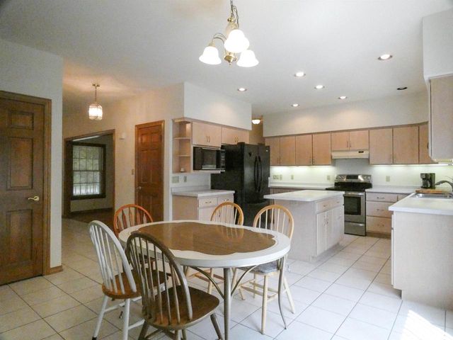 125 E WAYFARER LANE, Appleton, WI 54913