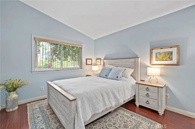 1214 Country, Redlands, CA 92374