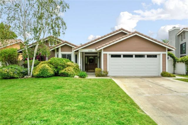 1214 Country, Redlands, CA 92374