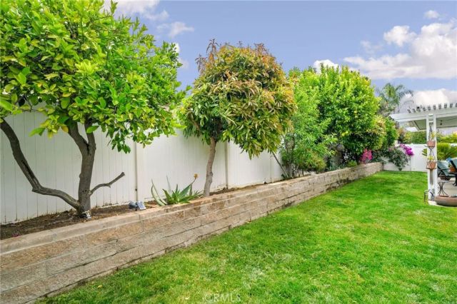 1214 Country, Redlands, CA 92374