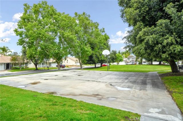 1214 Country, Redlands, CA 92374