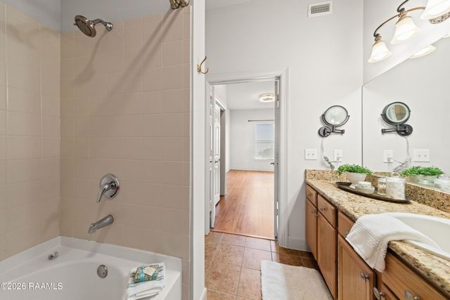 201 Settlers Trace Boulevard 3405, Lafayette, LA 70508