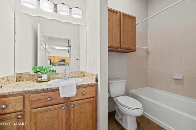 201 Settlers Trace Boulevard 3405, Lafayette, LA 70508