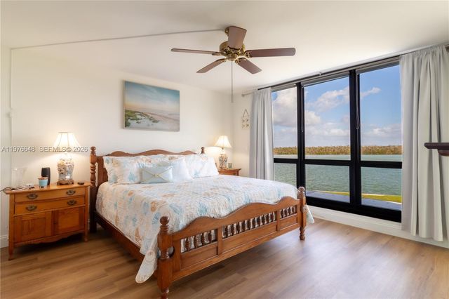 4253 Bay Beach Ln G2, Fort Myers, FL 33931