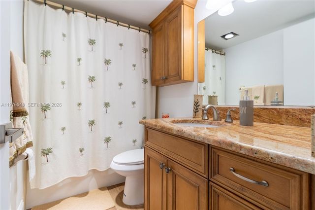 4253 Bay Beach Ln G2, Fort Myers, FL 33931
