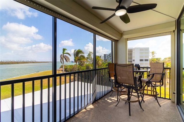 4253 Bay Beach Ln G2, Fort Myers, FL 33931