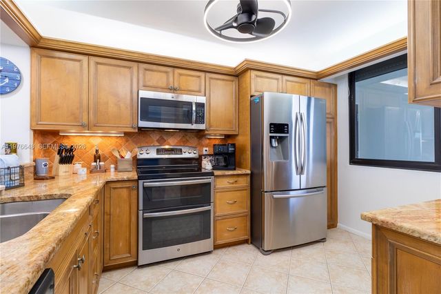 4253 Bay Beach Ln G2, Fort Myers, FL 33931