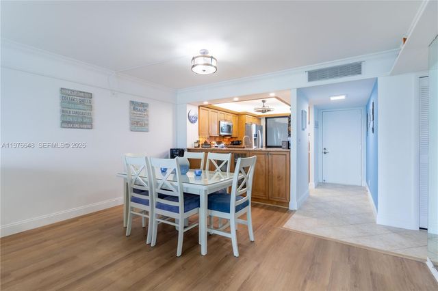 4253 Bay Beach Ln G2, Fort Myers, FL 33931