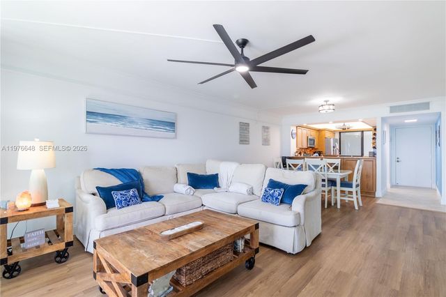 4253 Bay Beach Ln G2, Fort Myers, FL 33931