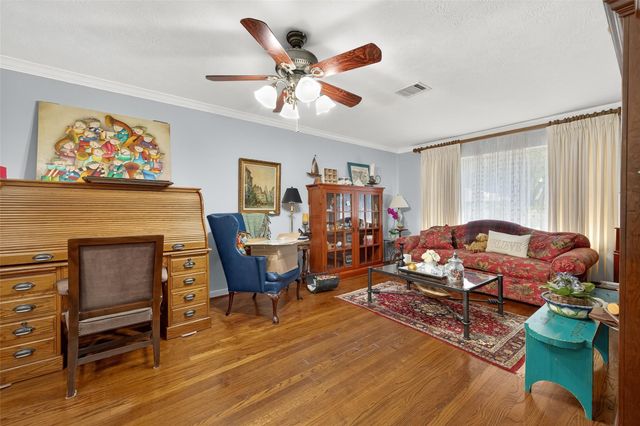 5326 Redstart Street, Houston, TX 77096