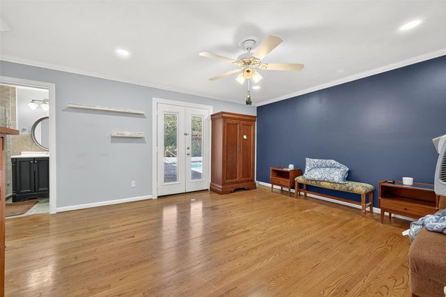 5326 Redstart Street, Houston, TX 77096