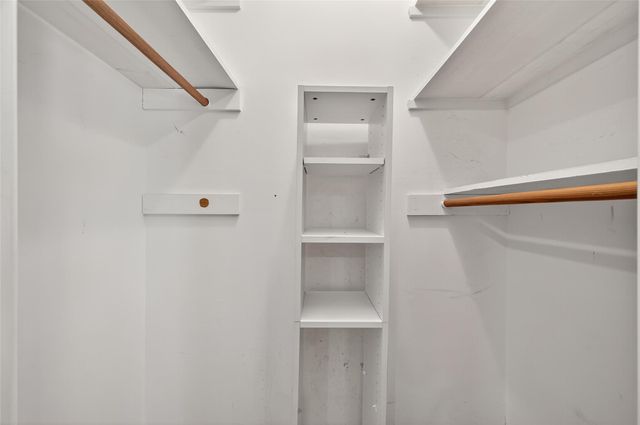 5326 Redstart Street, Houston, TX 77096