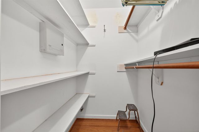 5326 Redstart Street, Houston, TX 77096