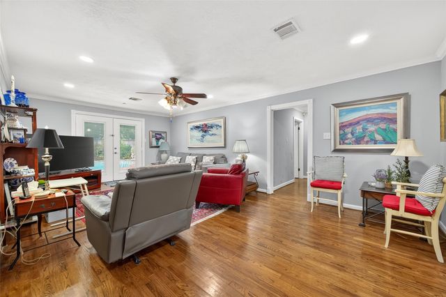 5326 Redstart Street, Houston, TX 77096