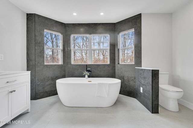 11 Orchid Lane, Barnegat, NJ 08005