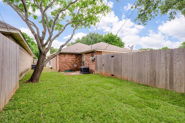 752 Monique, Cedar Hill, TX 75104