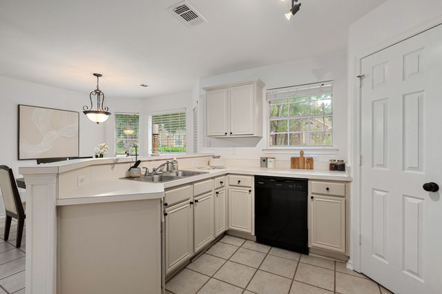 752 Monique, Cedar Hill, TX 75104