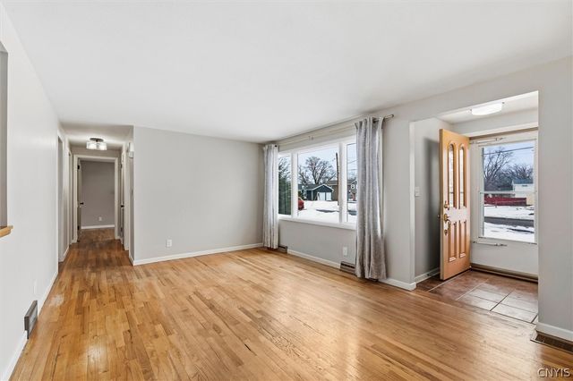 7388 Palmcrest Road, Cicero, NY 13212