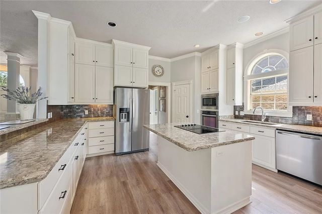 9204 Sunlake Court, College Station, TX 77845