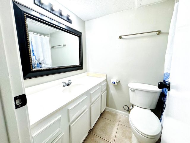 9090 S Braeswood Boulevard 47, Houston, TX 77074