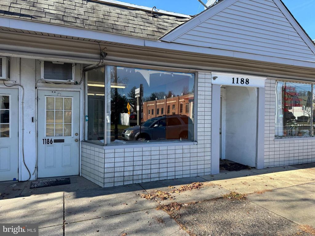 1186 EASTON RD, Abington, PA 19001