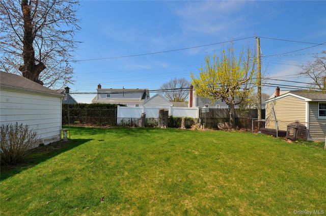 24 Linden Boulevard, Hicksville, NY 11801
