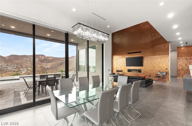 668 Dragon Peak Drive, Henderson, NV 89012