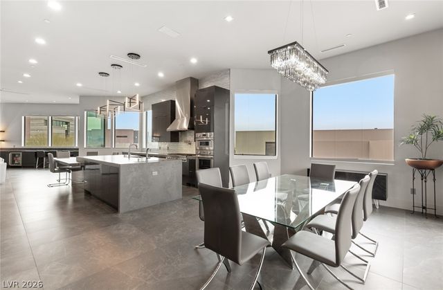 668 Dragon Peak Drive, Henderson, NV 89012