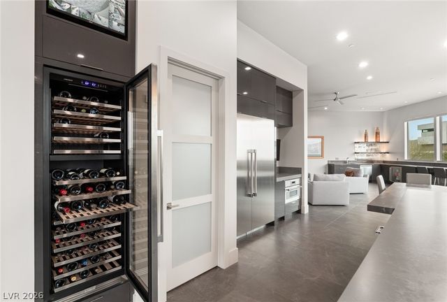668 Dragon Peak Drive, Henderson, NV 89012