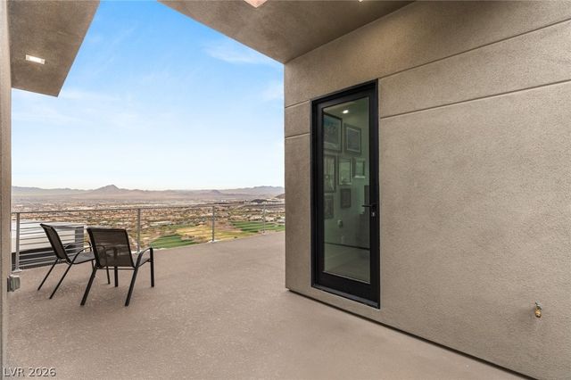 668 Dragon Peak Drive, Henderson, NV 89012