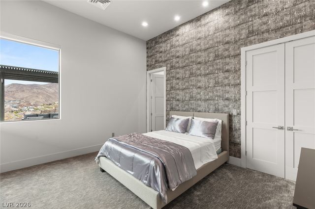 668 Dragon Peak Drive, Henderson, NV 89012