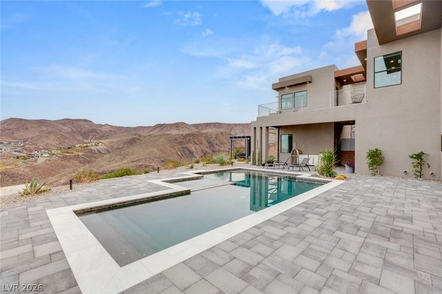 668 Dragon Peak Drive, Henderson, NV 89012
