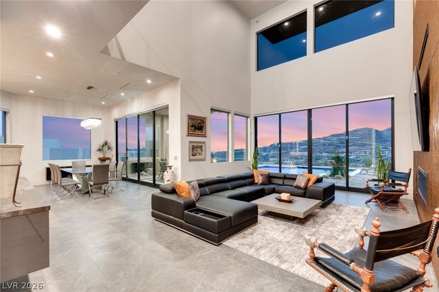 668 Dragon Peak Drive, Henderson, NV 89012