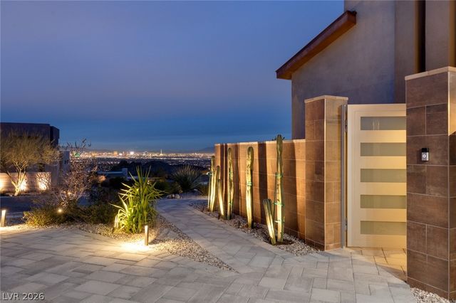 668 Dragon Peak Drive, Henderson, NV 89012