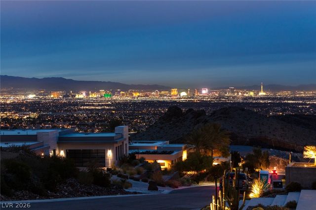 668 Dragon Peak Drive, Henderson, NV 89012