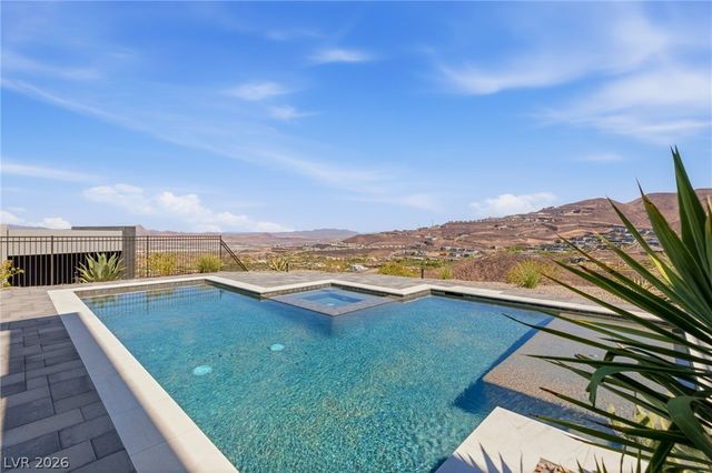 668 Dragon Peak Drive, Henderson, NV 89012