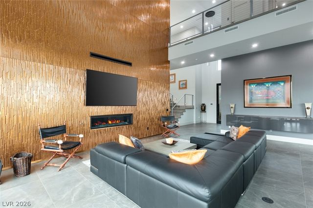668 Dragon Peak Drive, Henderson, NV 89012